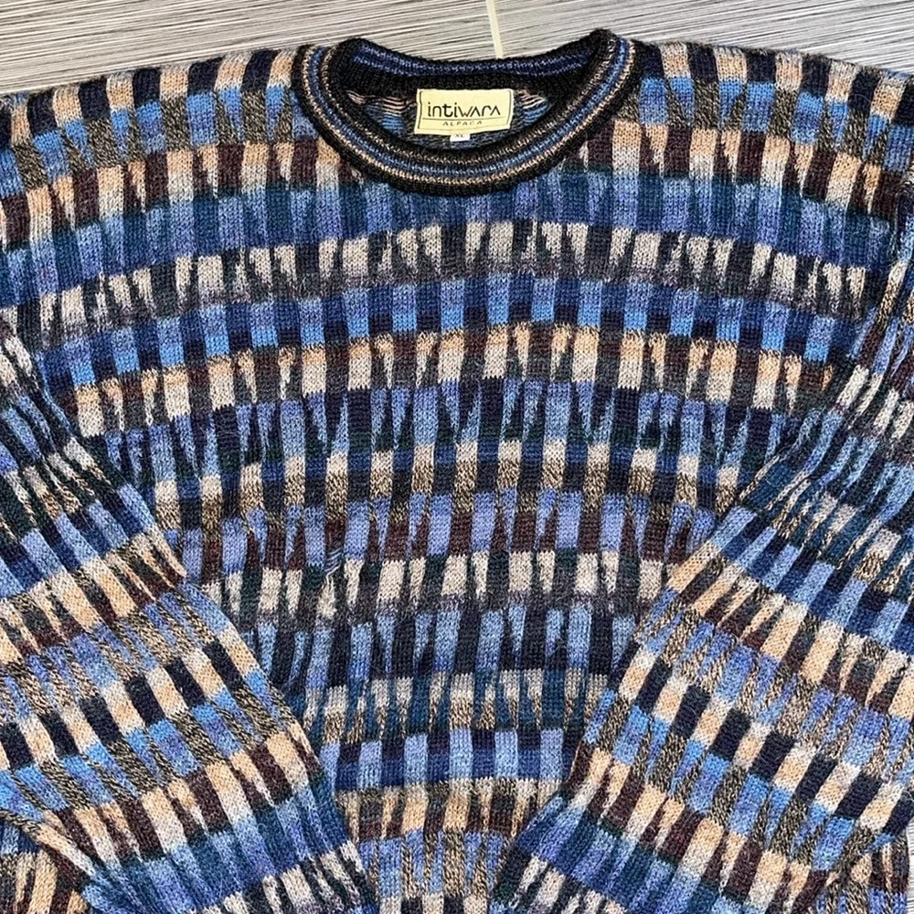 Intiwara‎ Hand Made 100% Alpaca Sweater